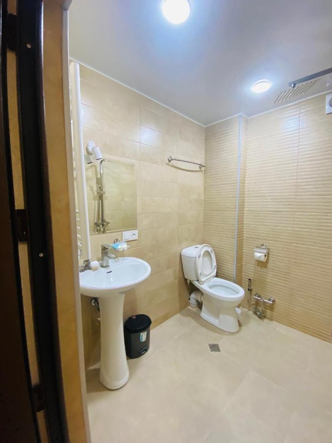Hotel Sunrise Kutaiszi Kültér fotó